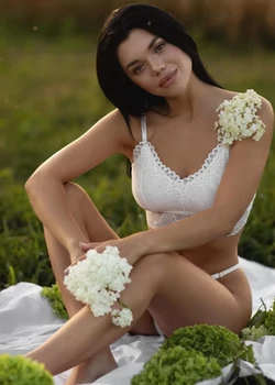 Полина